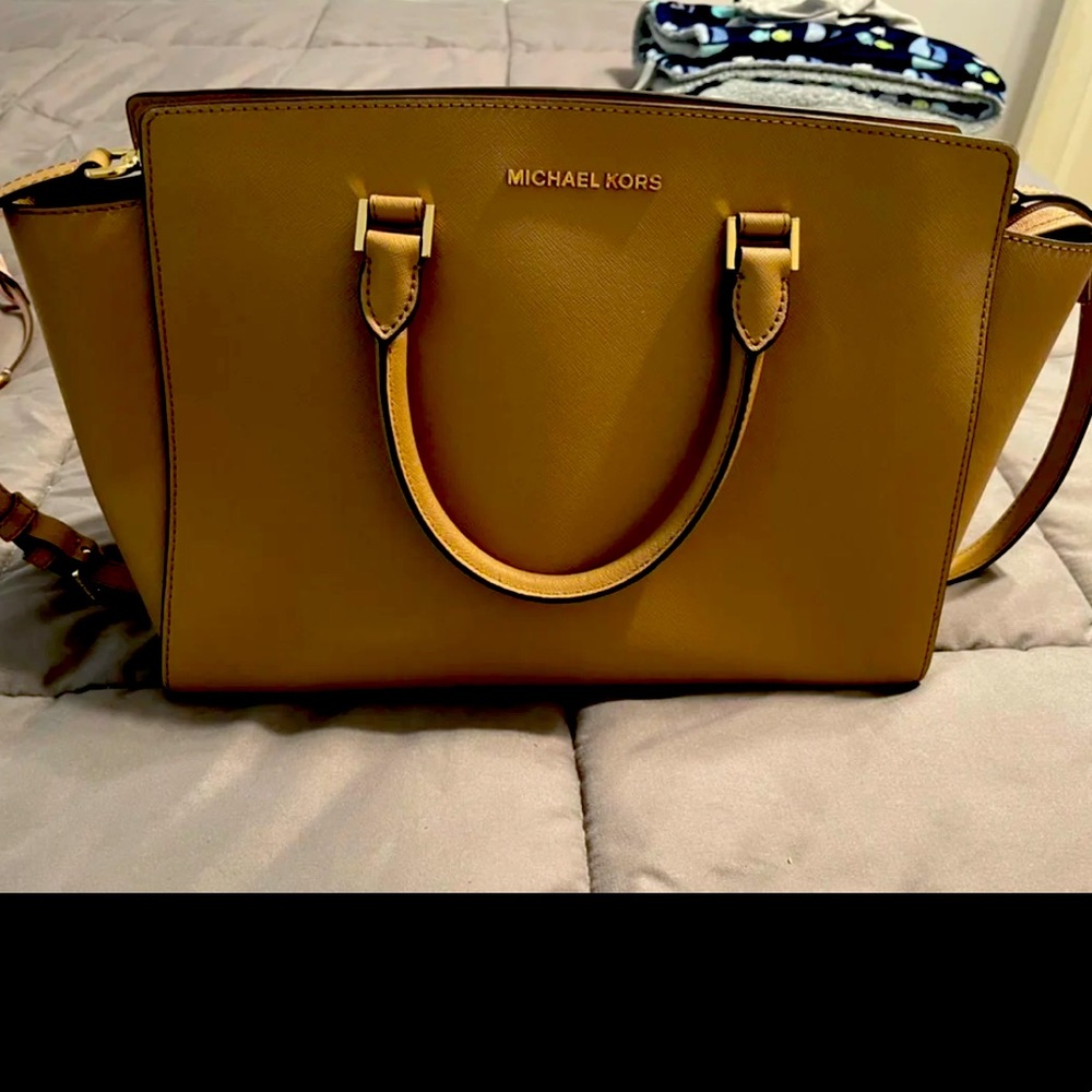 Michael Kors purse